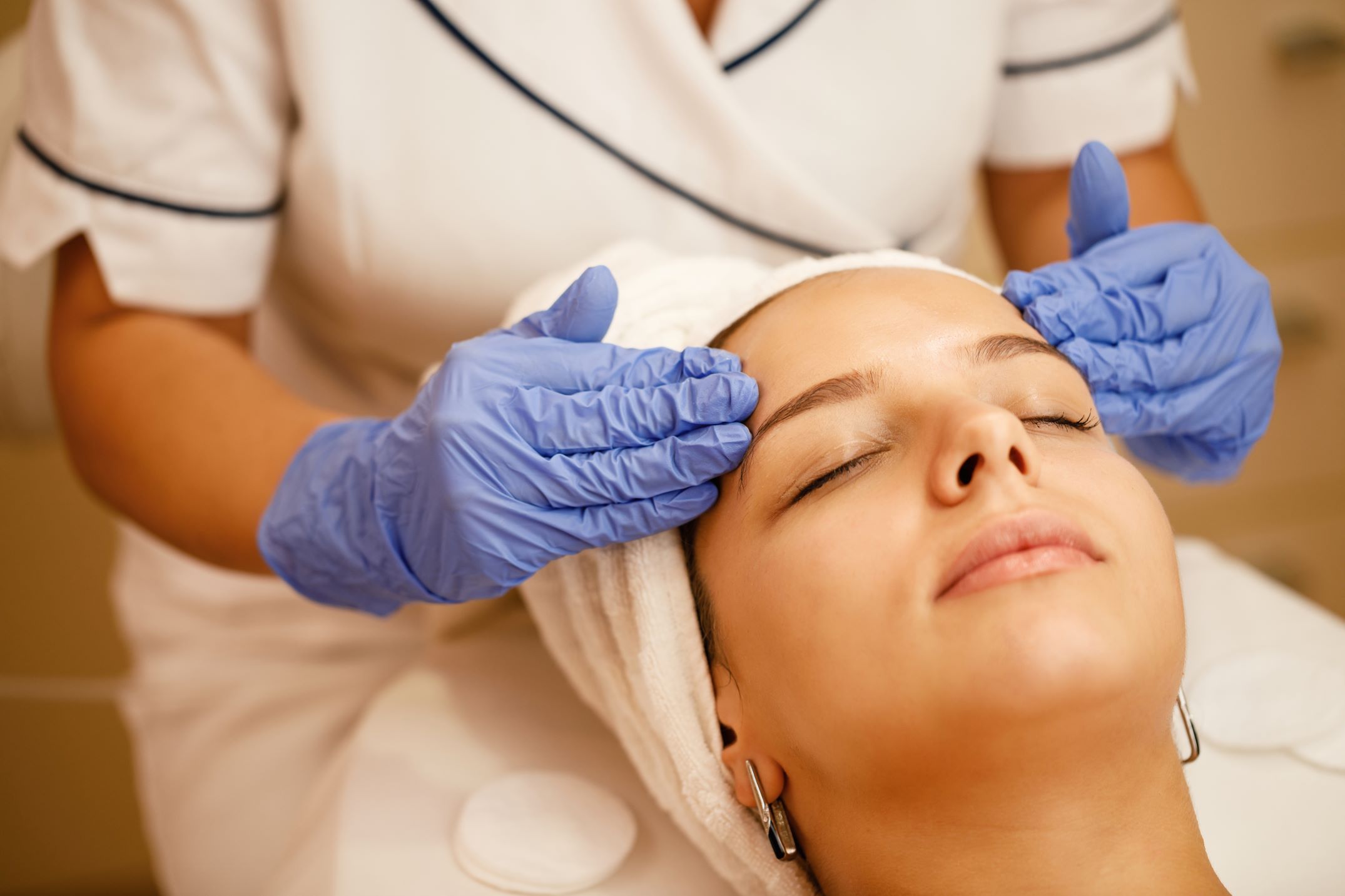Hydra 4Face: Rejuvenare facială și curățare profundă cu tehnologie avansată
