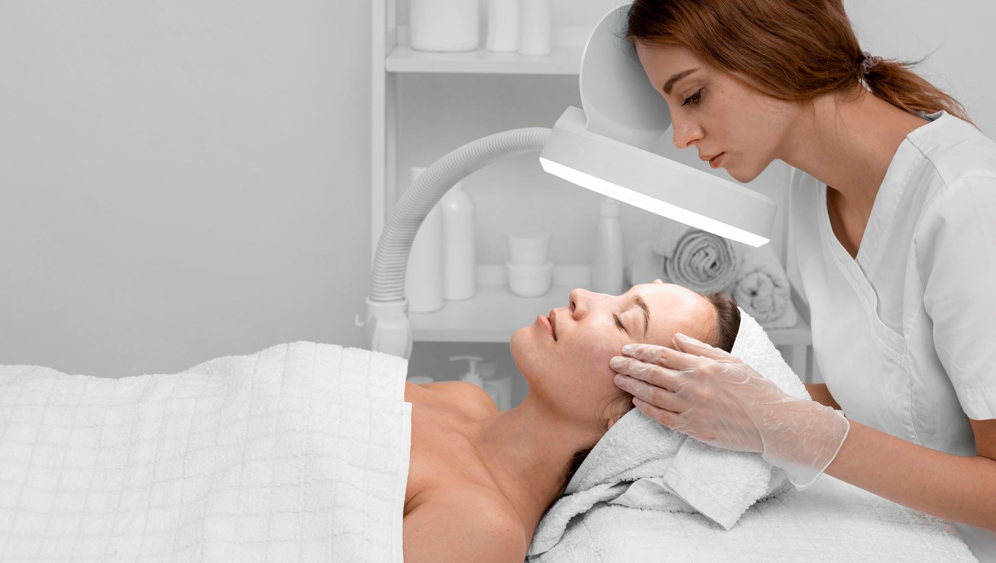 Peelingul Cross TCA- tratament eficient pentru cicatricile  postacneice